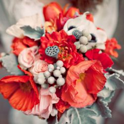 zdjęcie bukietu ślubnego z maków